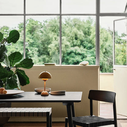 Scandinavische Tafellamp Draadloos LED Dimbaar Design