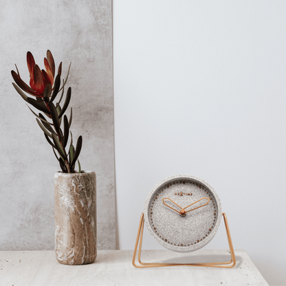 Tafelklok Polyresin – Compacte Design Klok – 17 cm