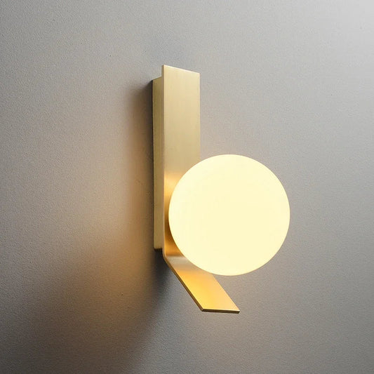 OpulentAura - Wandlamp met Gouden Glazen Bol