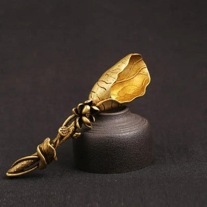 Theelepel Lotus Messing Design