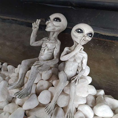 Alien Beeld met UFO – Tuin- en Halloween Decoratie van Kunsthars