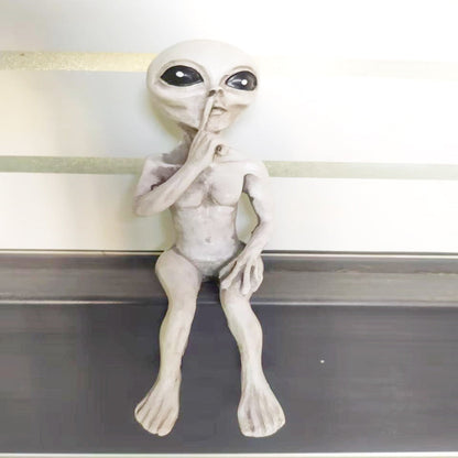 Alien Beeld met UFO – Tuin- en Halloween Decoratie van Kunsthars