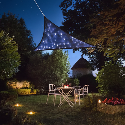 Perel Zonnezeil LED-Sterrenhemel - lifestyle romantische tuintafel bij schemering