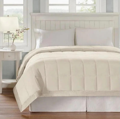 Bedsprei in Prospect Blauw – Lichtgewicht Donsalternatief met Satijnen Rand
